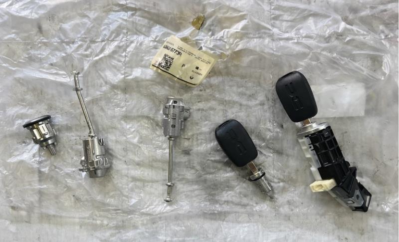 KONTAK ANAHTAR SETİ 806015773R SANDERO JOGGER | 806015773R