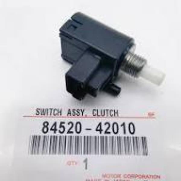 DEBRİYAJ PEDAL MÜŞÜRÜ 8452042010 COROLLA 07-17 AURIS VERSO 1.3 1.4 1.6 | 8452042010